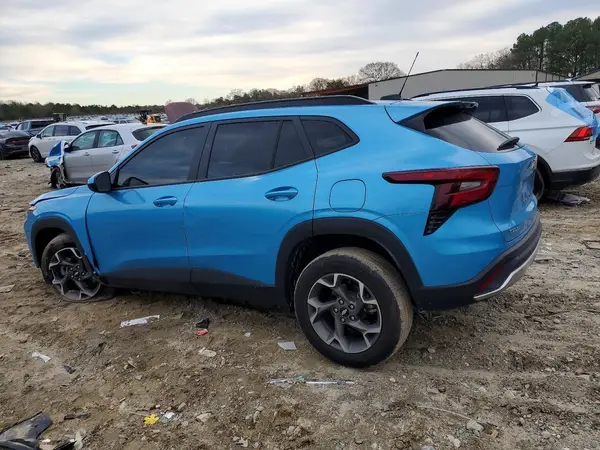 KL77LHEP4SC122451 2025 CHEVROLET TRAX - Image 2