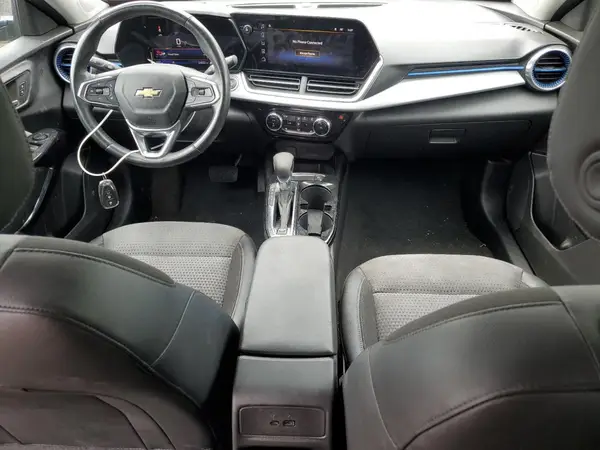 KL77LHEP4SC122806 2025 CHEVROLET TRAX - Image 8