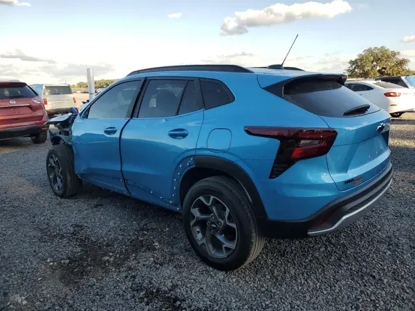 KL77LHEP4SC129450 2025 CHEVROLET TRAX - Image 2