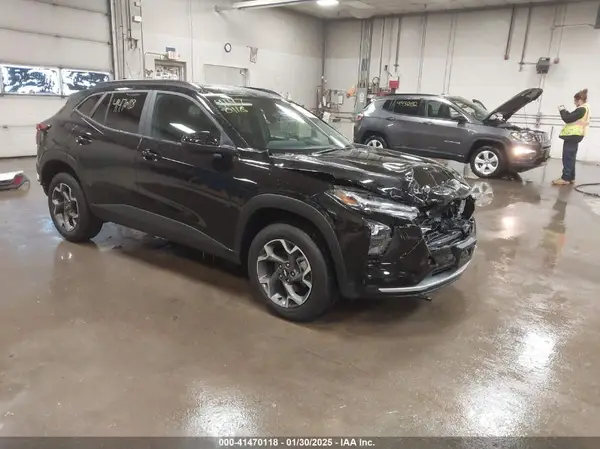 KL77LHEP4SC129934 2025 CHEVROLET TRAX - Image 1