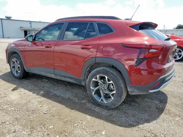 KL77LHEP4SC130842 2025 CHEVROLET TRAX - Image 2