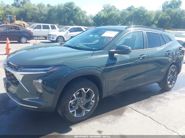 KL77LHEP4SC131148 2025 CHEVROLET TRAX - Image 2