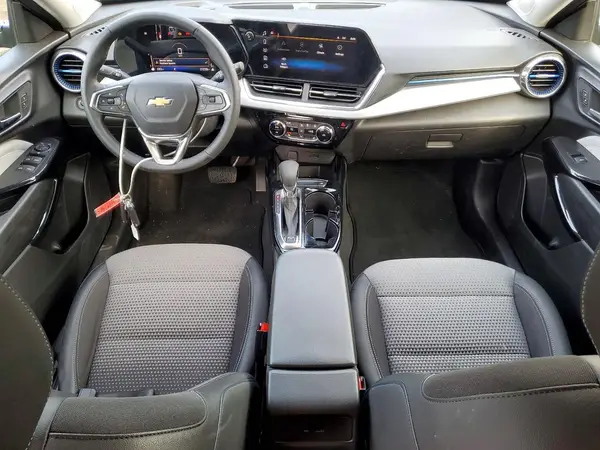KL77LHEP4SC136978 2025 CHEVROLET TRAX - Image 8