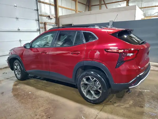 KL77LHEP4SC143011 2025 CHEVROLET TRAX - Image 2