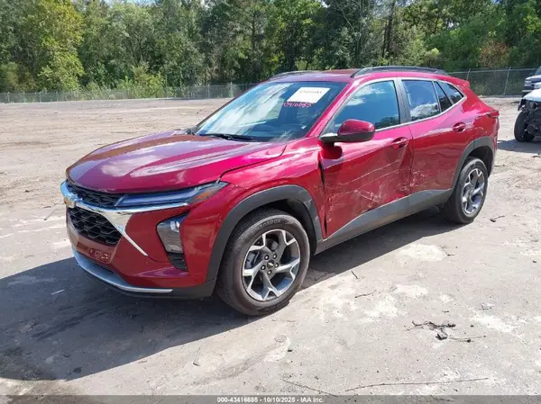 KL77LHEP4SC147429 2025 CHEVROLET TRAX - Image 2