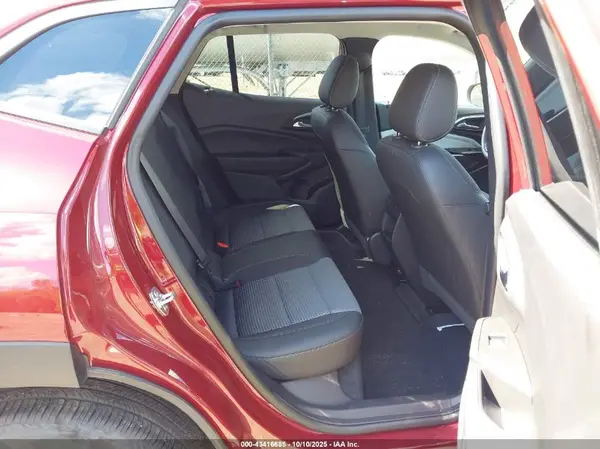 KL77LHEP4SC147429 2025 CHEVROLET TRAX - Image 8