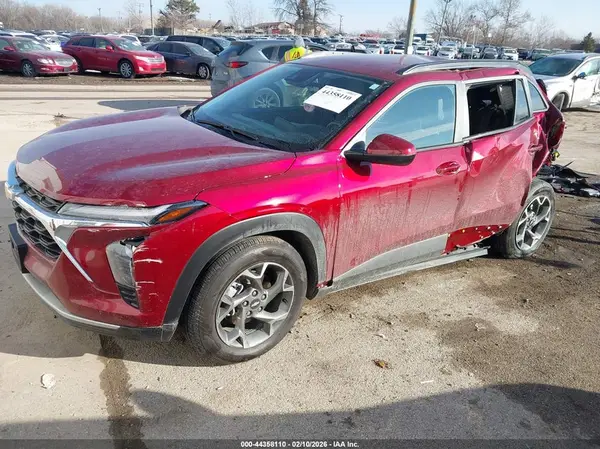 KL77LHEP4SC149035 2025 CHEVROLET TRAX - Image 2