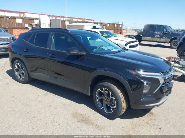 KL77LHEP4SC155563 2025 CHEVROLET TRAX - Image 1