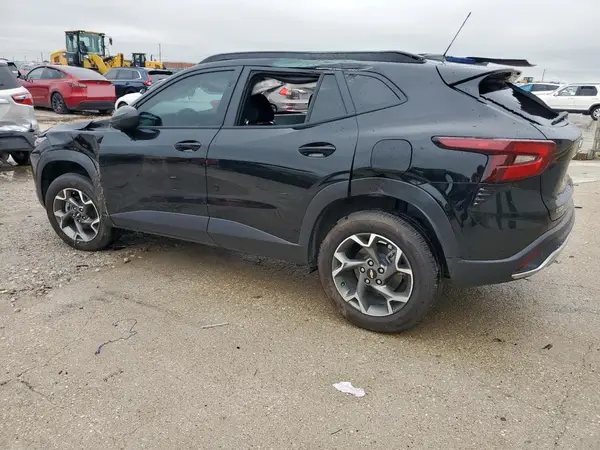 KL77LHEP4SC159533 2025 CHEVROLET TRAX - Image 2
