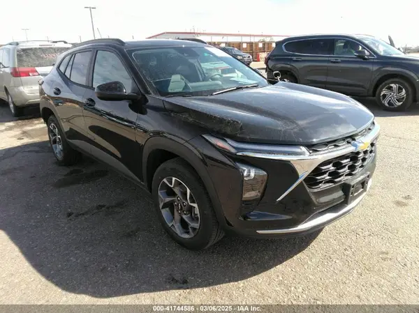 KL77LHEP4SC160472 2025 CHEVROLET TRAX - Image 1