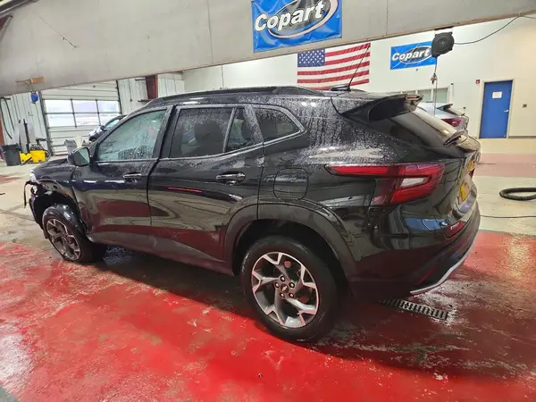KL77LHEP4SC162089 2025 CHEVROLET TRAX - Image 2