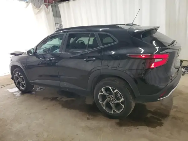 KL77LHEP4SC167423 2025 CHEVROLET TRAX - Image 2