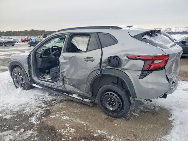 KL77LHEP4SC173349 2025 CHEVROLET TRAX - Image 2