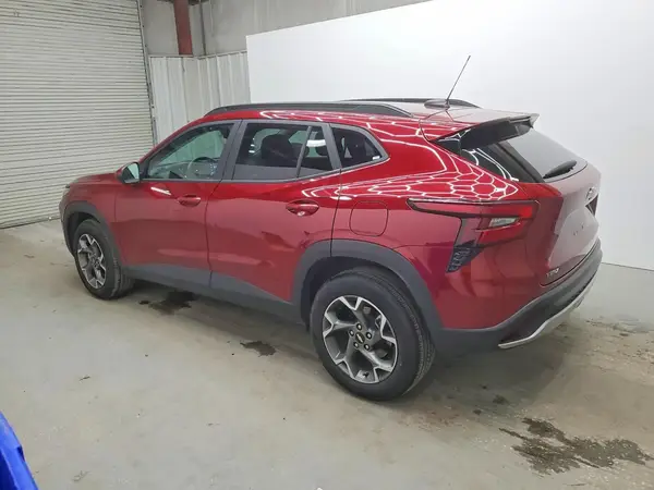 KL77LHEP4SC185730 2025 CHEVROLET TRAX - Image 2