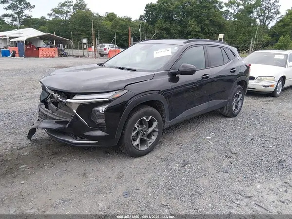 KL77LHEP4SC193262 2025 CHEVROLET TRAX - Image 2