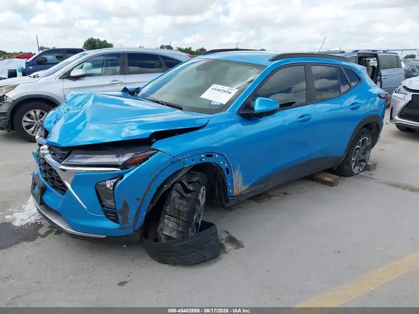 KL77LHEP4SC205944 2025 CHEVROLET TRAX - Image 2
