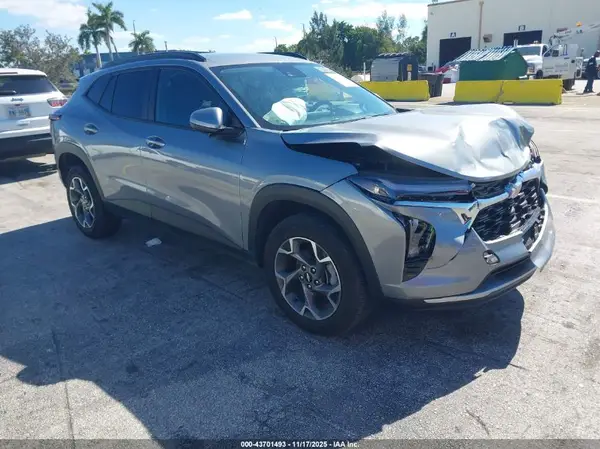 KL77LHEP4SC211209 2025 CHEVROLET TRAX - Image 1