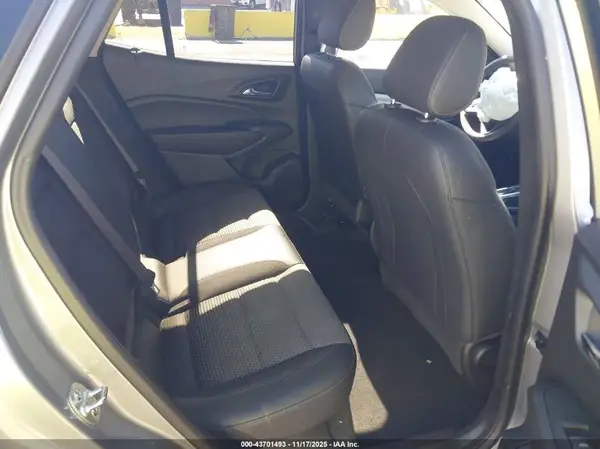 KL77LHEP4SC211209 2025 CHEVROLET TRAX - Image 8