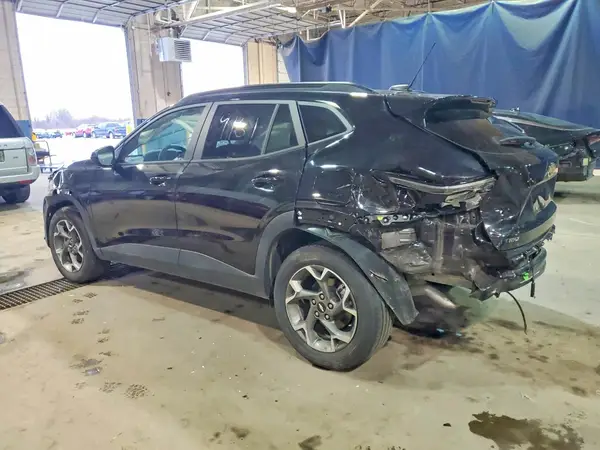 KL77LHEP4SC229161 2025 CHEVROLET TRAX - Image 2