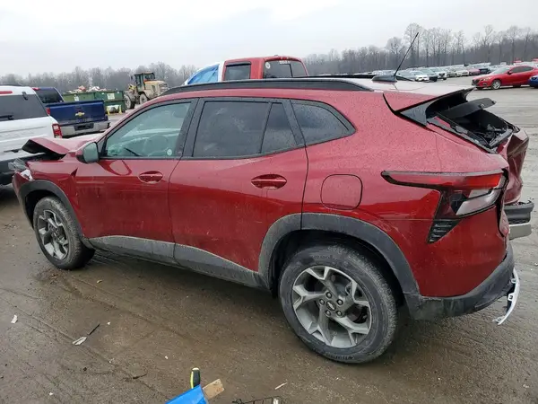 KL77LHEP4SC230696 2025 CHEVROLET TRAX - Image 2