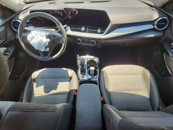 KL77LHEP4SC232111 2025 CHEVROLET TRAX - Image 8