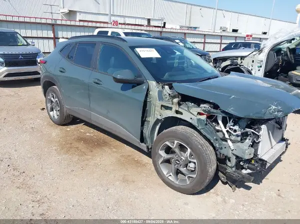 KL77LHEP4SC233601 2025 CHEVROLET TRAX - Image 1
