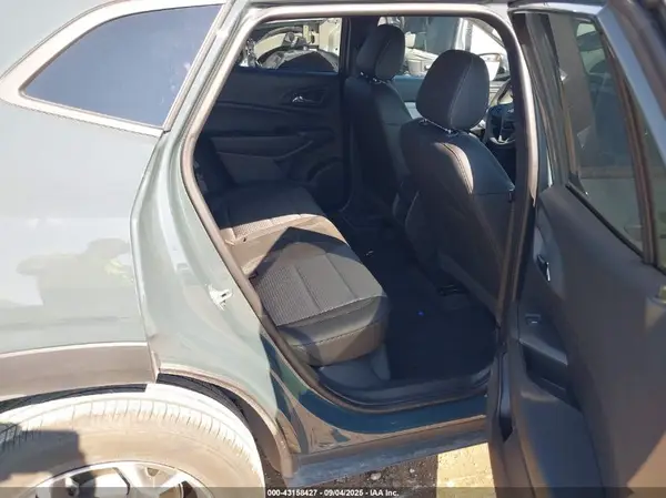 KL77LHEP4SC233601 2025 CHEVROLET TRAX - Image 8