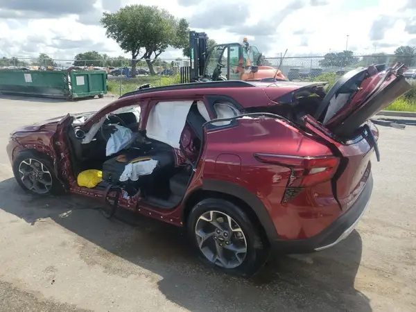 KL77LHEP4SC237700 2025 CHEVROLET TRAX - Image 2