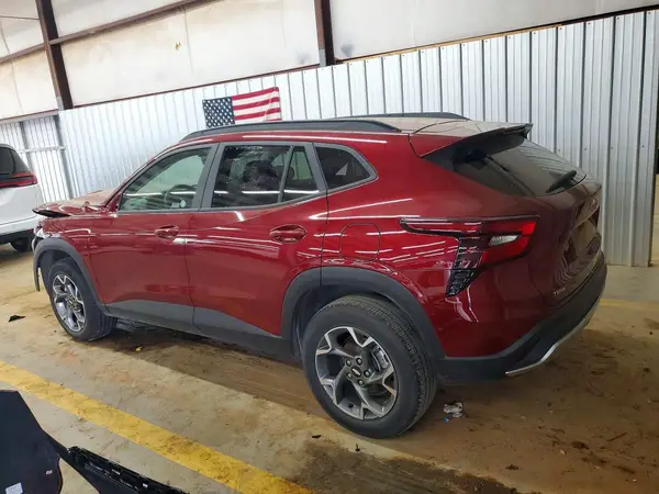 KL77LHEP4SC238197 2025 CHEVROLET TRAX - Image 2