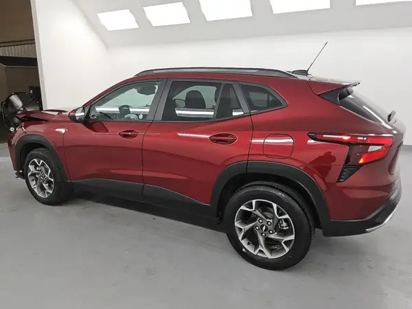 KL77LHEP4SC242296 2025 CHEVROLET TRAX - Image 2