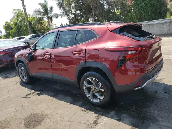 KL77LHEP4SC248082 2025 CHEVROLET TRAX - Image 2
