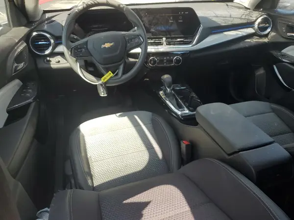 KL77LHEP4SC248082 2025 CHEVROLET TRAX - Image 8