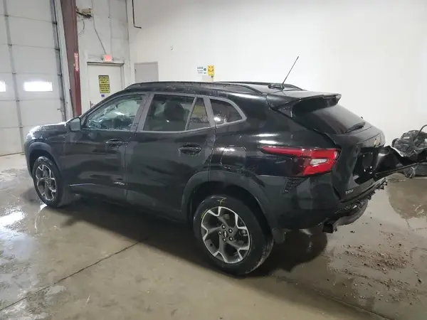 KL77LHEP4SC248342 2025 CHEVROLET TRAX - Image 2