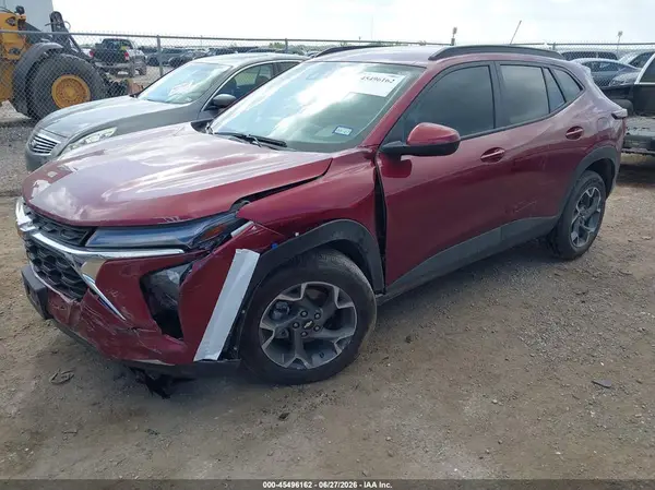KL77LHEP4SC253010 2025 CHEVROLET TRAX - Image 2