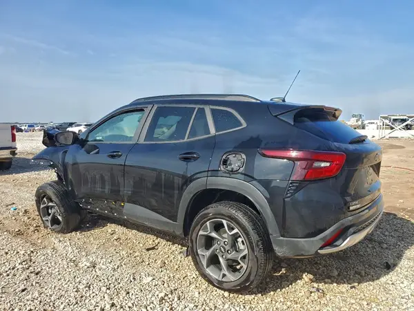 KL77LHEP4SC260846 2025 CHEVROLET TRAX - Image 2