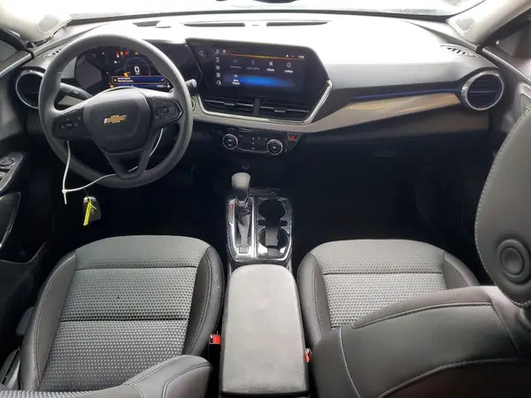 KL77LHEP4SC269823 2025 CHEVROLET TRAX - Image 8