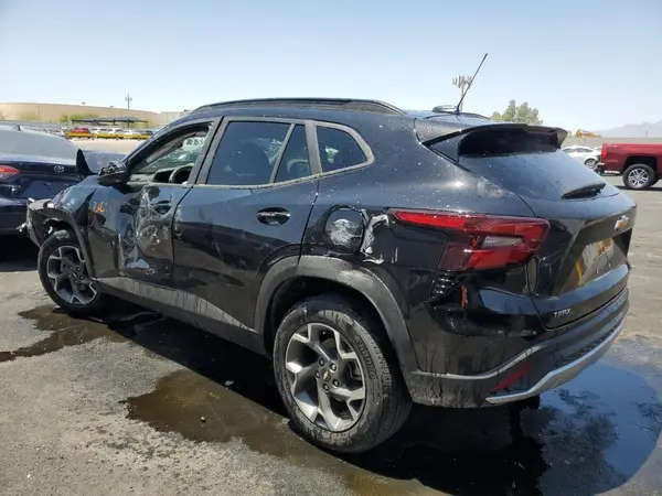 KL77LHEP4SC272527 2025 CHEVROLET TRAX - Image 2