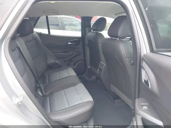 KL77LHEP4SC283964 2025 CHEVROLET TRAX - Image 8