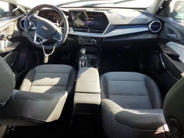 KL77LHEP4SC288047 2025 CHEVROLET TRAX - Image 8