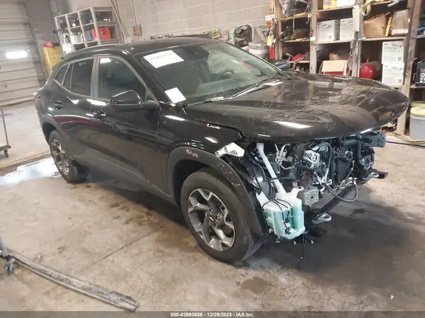 KL77LHEP4SC303968 2025 CHEVROLET TRAX - Image 1