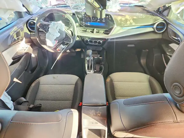 KL77LHEP4TC011058 2026 CHEVROLET TRAX - Image 8