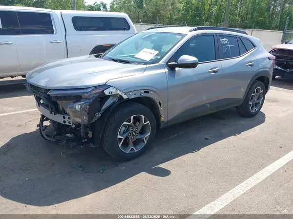 KL77LHEP4TC014042 2026 CHEVROLET TRAX - Image 2
