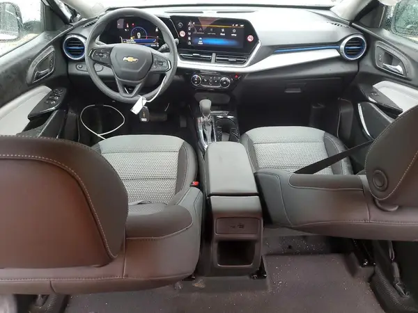KL77LHEP4TC040978 2026 CHEVROLET TRAX - Image 8