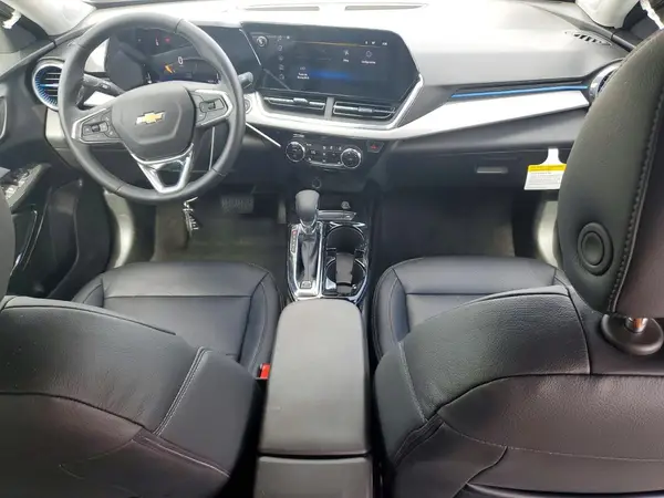 KL77LHEP4TC063693 2026 CHEVROLET TRAX - Image 8