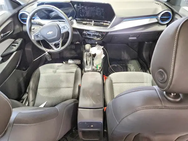 KL77LHEP4TC065783 2026 CHEVROLET TRAX - Image 8