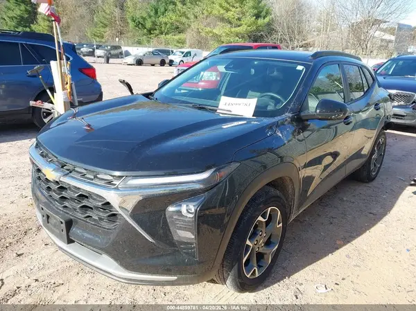 KL77LHEP5SC014775 2025 CHEVROLET TRAX - Image 2