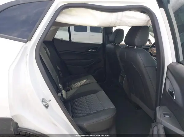 KL77LHEP5SC015702 2025 CHEVROLET TRAX - Image 8