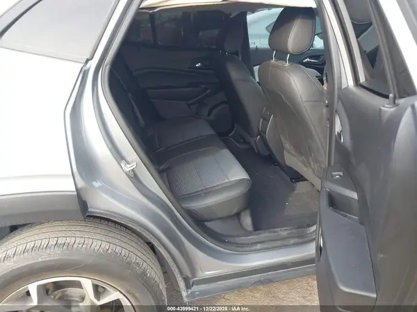 KL77LHEP5SC020303 2025 CHEVROLET TRAX - Image 8