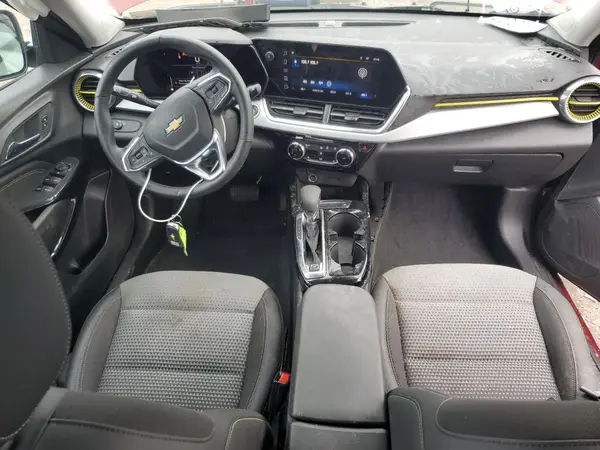 KL77LHEP5SC030071 2025 CHEVROLET TRAX - Image 8