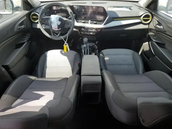 KL77LHEP5SC036050 2025 CHEVROLET TRAX - Image 8